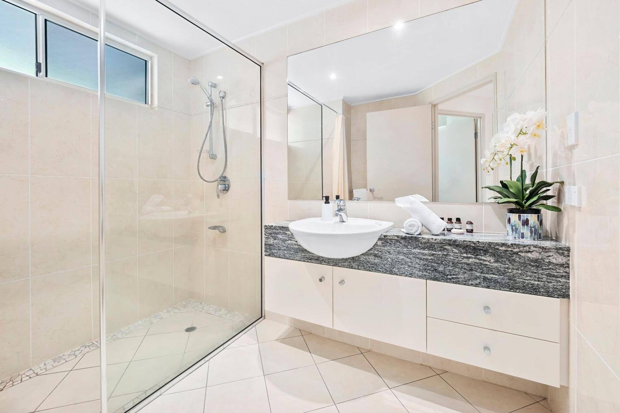 Arlington Apartments Clifton Beach Rom bilde